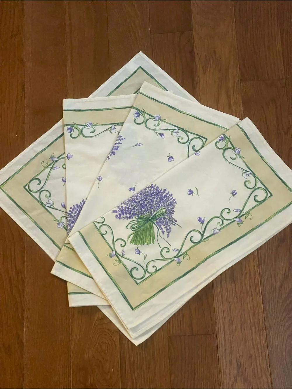 Vintage floral table napkin set of 4
